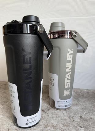 Пляшка-шейкер stanley 590 мл нова, оригінал з сша