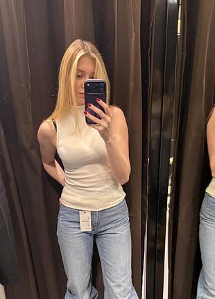 Кремовий топ від zara