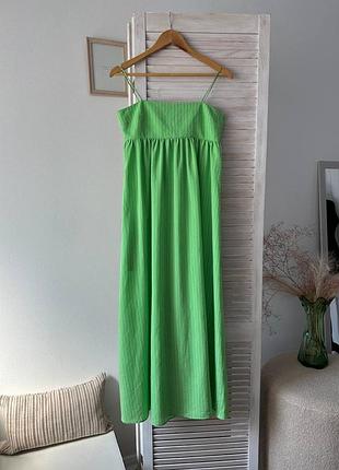 Платье zara с открытой спинкой