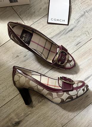 Туфлі coach