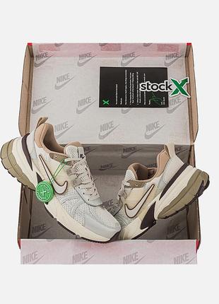Nike v2k run light orewood brown