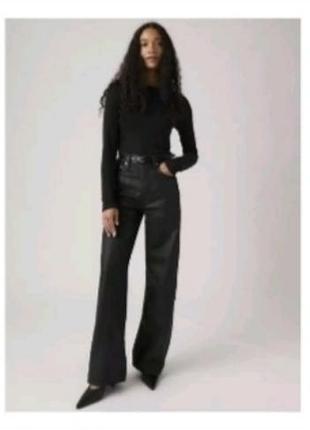 Джинси levis strauss 
чорні джинси levi strauss .
нові. купувала з офіційного сайту.
не підійшов розмір.
довжина 110 см.
талія 68 см.
стегна 92 см.