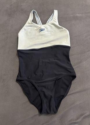 Закритий купальник speedo