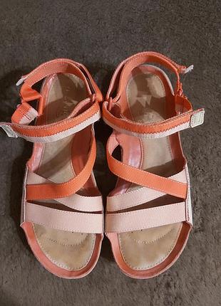 Clarks босоніжки жіночі натуральна шкіра, босоножки кожаные женские, сандалі 38розмір.