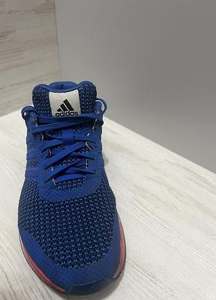 Кросівки adidas.