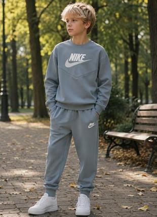 Столичный спортивный костюм nike на флисе