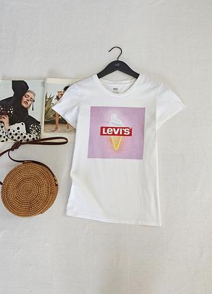 Футболка levis