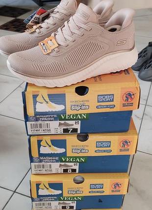 Женские кроссовки skechers