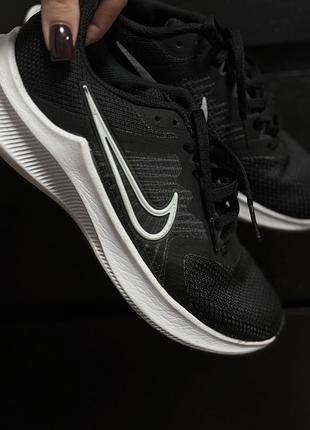 Кросівки nike, чорного кольору, жіночі, розмір 36-37