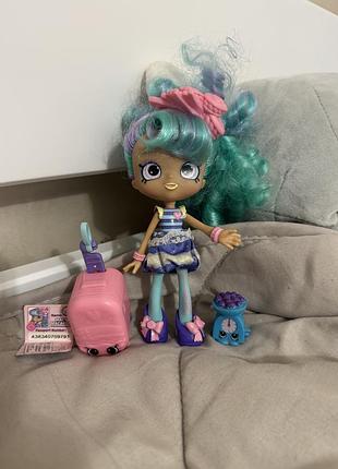 Колекційна лялька шопкінс мейсі макарон франція shopkins shoppies macy macaron france з валізою (оригінал moose toys)