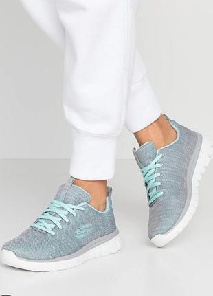 Кроссовки sketchers