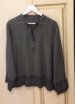 Нова.блуза бренду nile signature logo geometric print silk blouse black white оригінал.зі свіжих колекцій
