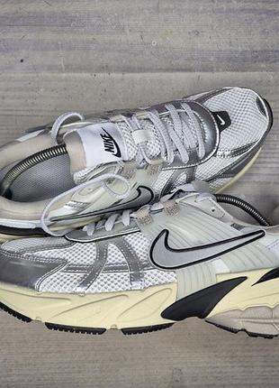 Кроссовки nike v2k run