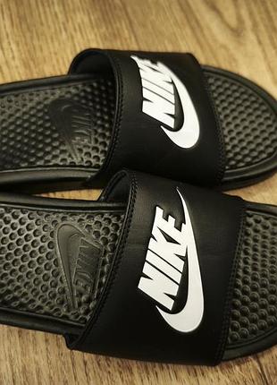 Шлепанцы nike benassi jdi black 40,5 размер положения новых.