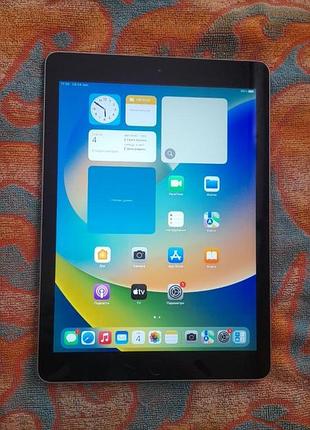 Повністю робочий планшет apple ipad 5 (2017) a1822 32gb silver | акб 90%| без блокувань