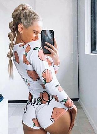 Суперовий домашній ромпер-комбінезон із шортами з принтом prettylittlething