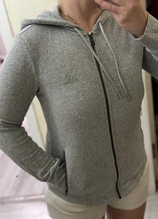 Adidas кофта оригінал на с м ( на моделі ельці))