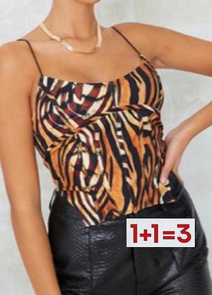1+1=3 🎁 укороченный корсетный топ в анималистичный принт от prettylittlething