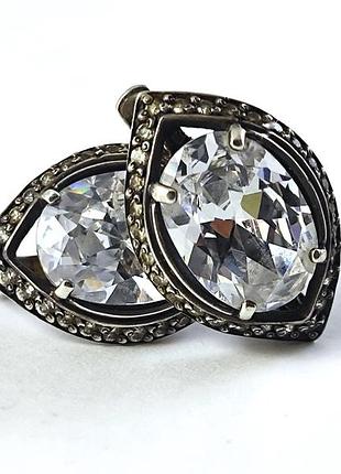 Новые серебряные сережки с камнем. 925 проба.