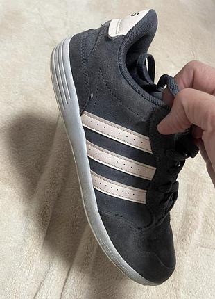 Стильні жіночі кеди/кросівки adidas (оригінал) 38