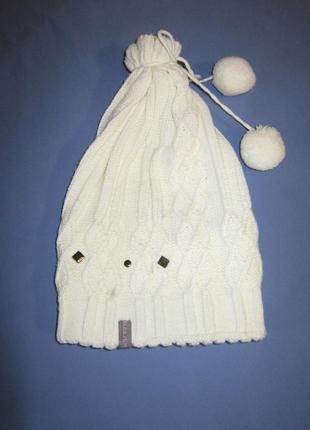 Белая вязанная женская шапка с камнями suyutti