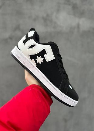 Dc court graffik black/white 6