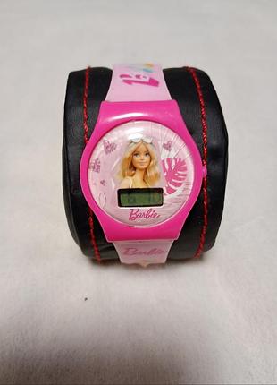 Оригинальные детские наручные часы barbie от компании mattel (выпуск 2024 года).