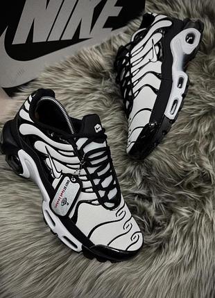 Кроссовки nike air tn terrascape plus найк эир тн терраскейп плюс спортивные бело-черные для мужчин