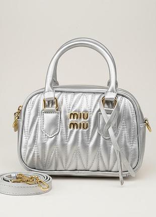 Женская сумка кросс-боди miu miu 18119 серебристая