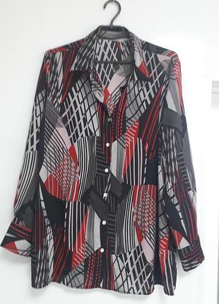 Spesial collection 
42/xl/50
стильная удлиненная женская блуза с геометрическим принтом с длинными рукавами, застегивается на пуговицы  
очень хорошее состояние