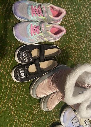 Взуття для дівчинки 35 розмір, 22 см, тапки waldi, кросівки skechers. сапожки sinsay