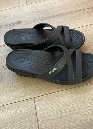 Шльопанці crocs , р. 35 (w5, 21,5-22см устілка - замір на фото)