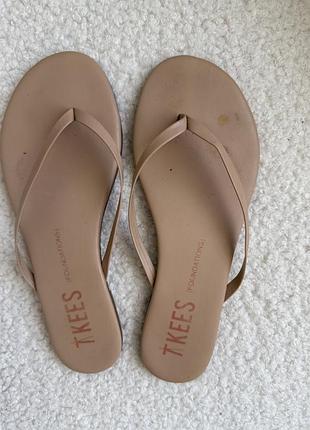 Шкіряні вʼєтнамки tkees