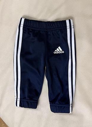 Спортивні штани adidas original 0-3 міс ріст 72  стан нові без бірки дов 30.5, крок 16, пояс 19