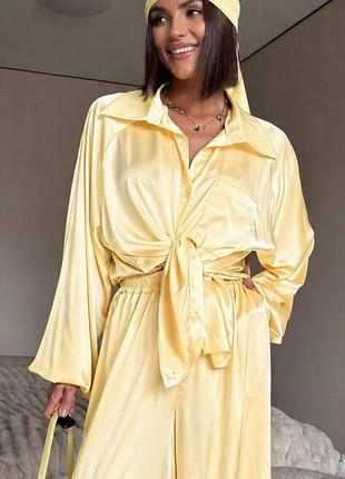 Шовковий костюм-трійка в стилі oversize з новими кольорами