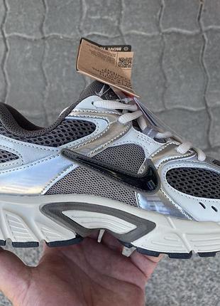 Кросівки nike v5 rnr cave stone коричнево-срібні 36-41
