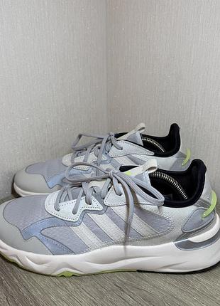 Кроссовки adidas futureflow