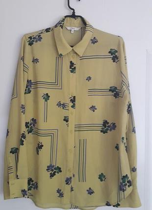 Next
42/xl/50
класична жіноча блуза з коміром, довгими рукавами,  застібаеться на ґудзики по всій довжині
ідеальний стан ( стан нової)