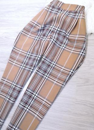 Стильные брюки в клеточку цвета капучино7 фото
