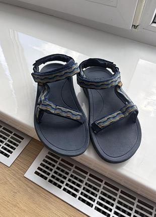 Teva босоніжки