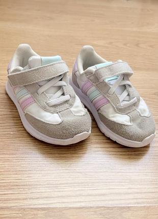 Кросівки на дівчинку adidas