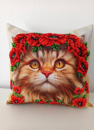 Вишита бісером декоративна подушка «котик у маках» 40×40 см, ручна робота