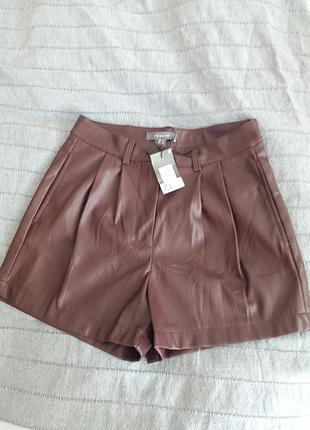 Шорти жіночі шкіряні primark.