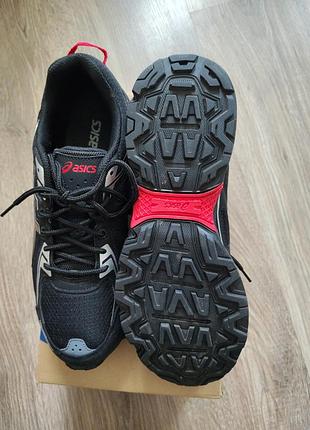 Чоловічі кросівки asics ,чорно-червоного кольору,підходять на стопу 26.5,європейський розмір 42
