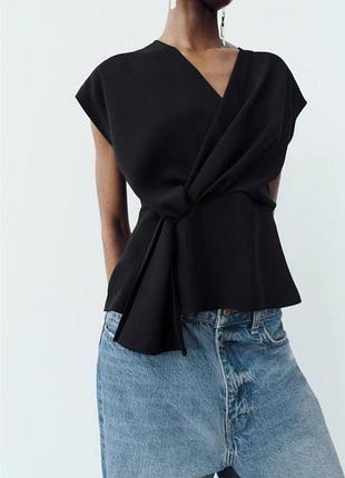 Чорна блуза zara