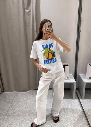 Біла футболка h&m розмір s фасон оверсайз з принтом