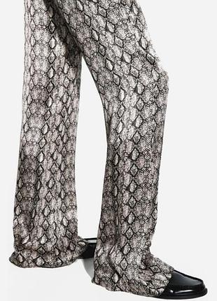 Штани, брюки  літні  zara, питоновий принт