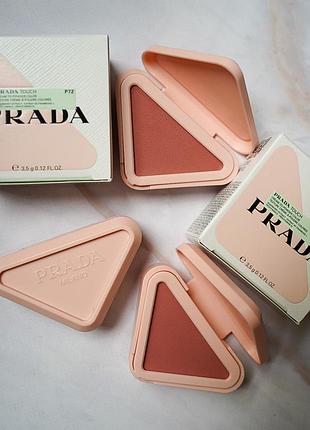 Кремово-пудрові румʼяна touch cream-to-powder color