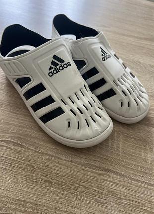 Босоніжки сандалі adidas