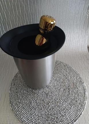 Металлическое ведро-охладитель для бутылок vacu vin elegant (корпус) б)у (внутренней гелевой рубашки в комплекте нет) +термобутылка от бренда miniland